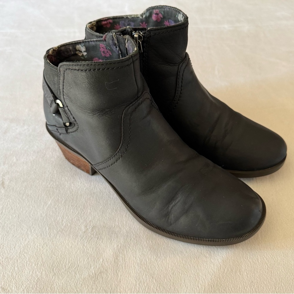 Teva Foxy 1008317 Women's US 9 Black Nubuck Leather Side Zipper Ankle Booties
